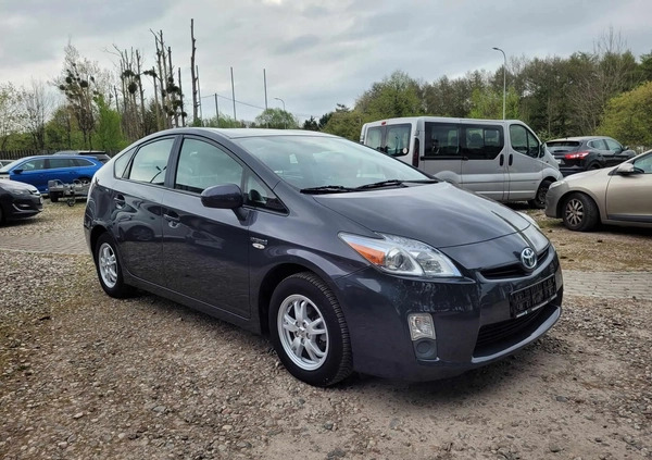 Toyota Prius cena 41900 przebieg: 152000, rok produkcji 2010 z Września małe 326